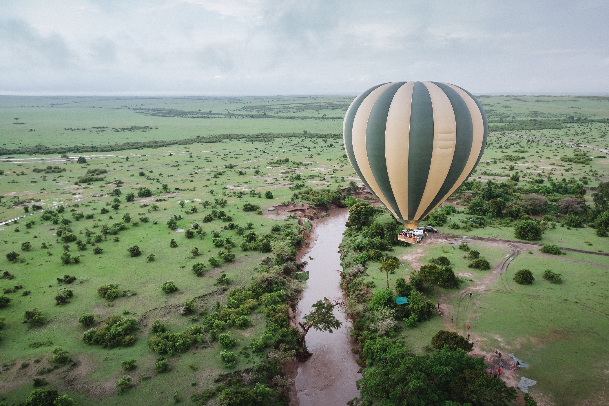 hot-air-balloon-in-maasai-mara-national-reserve-kenya411991137-2.jpeg